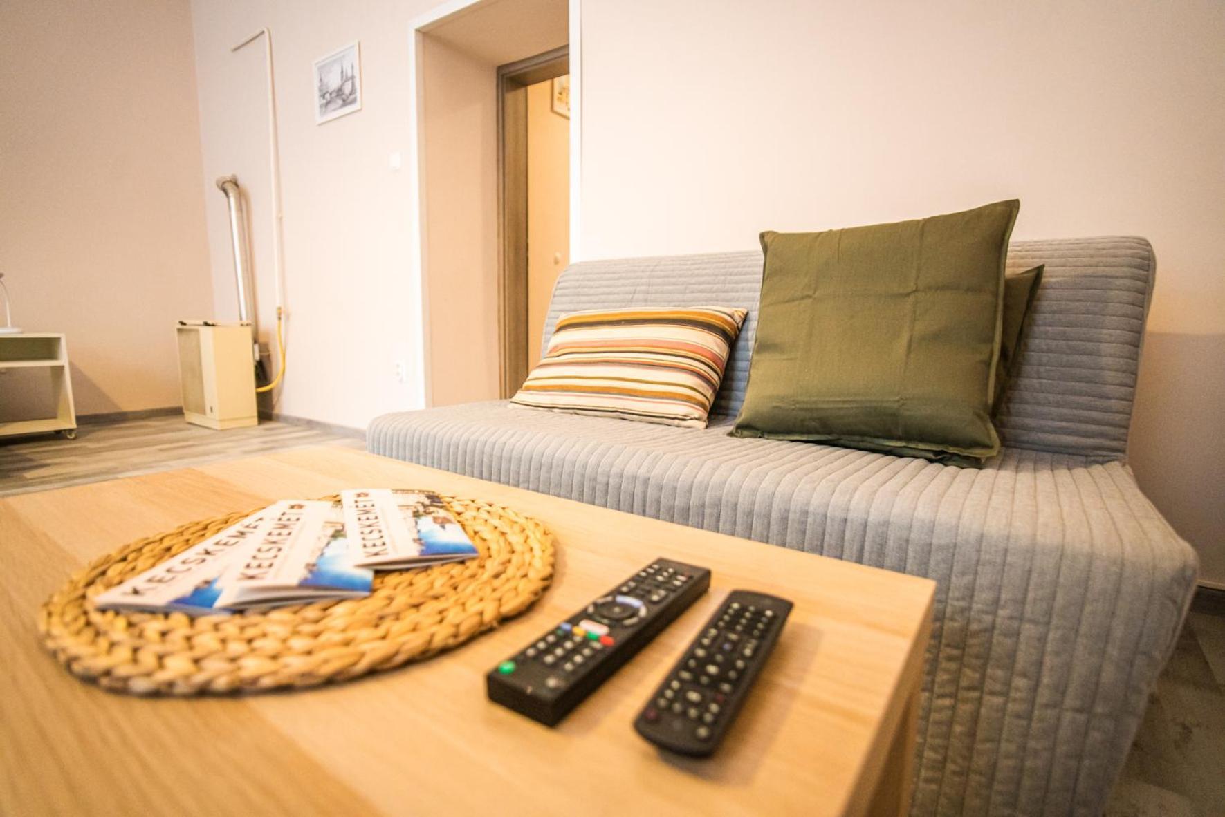 Spacious Apartment In Central Кечкемет Экстерьер фото