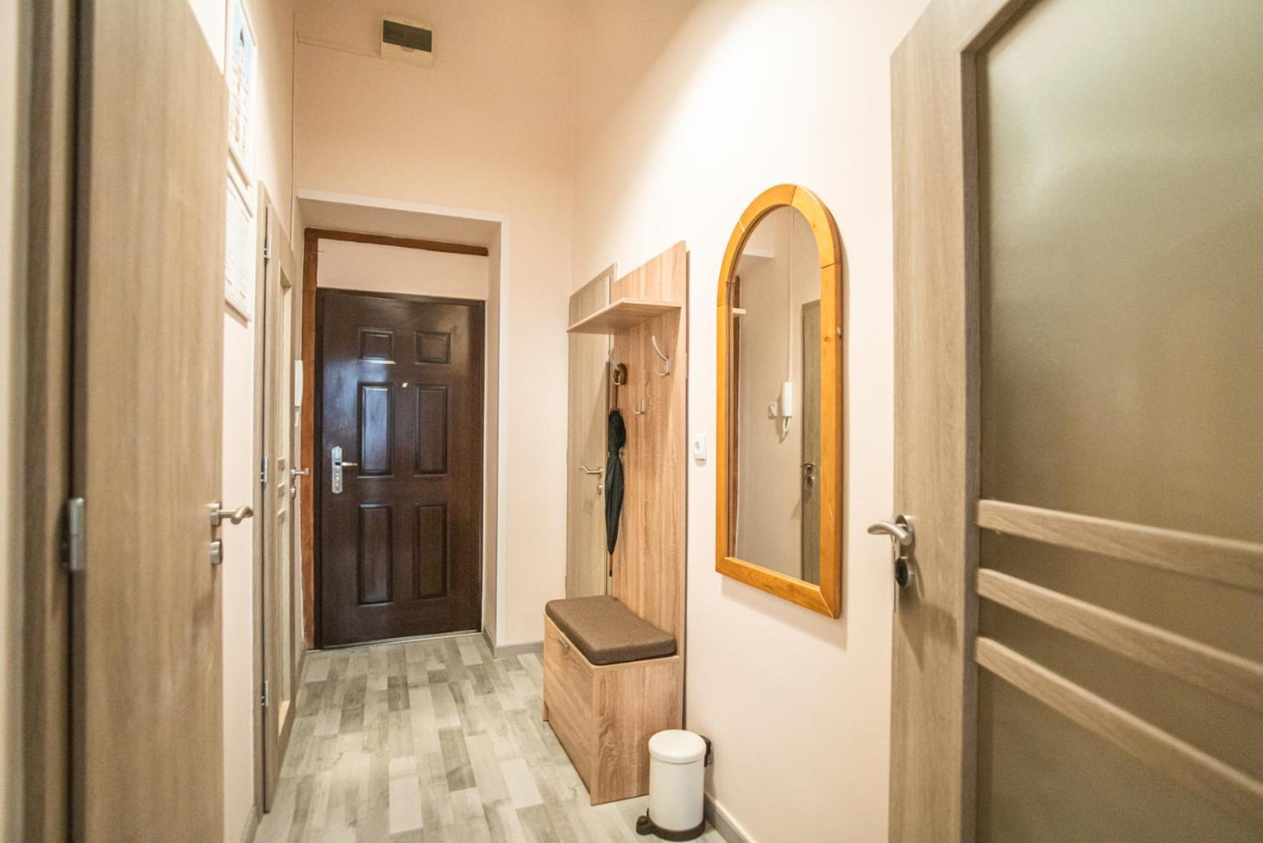 Spacious Apartment In Central Кечкемет Экстерьер фото